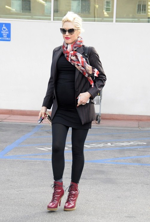 Gwen Stefani îşi pune sarcina în pericol pentru a fi la modă