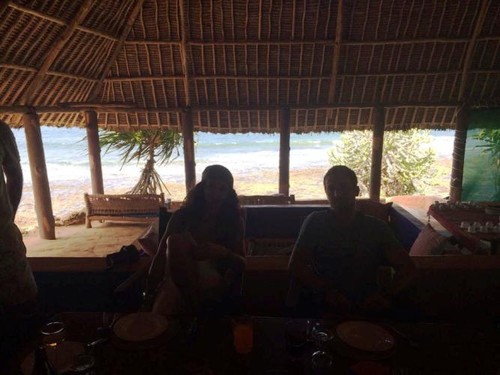 Mihaela Rădulescu şi Dani Oţil, vacanţă exotică în Africa