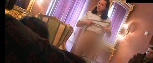 Complet dezbrăcaţi! Iată bărbaţii celebri care au renunţat la toate inhibiţiile!