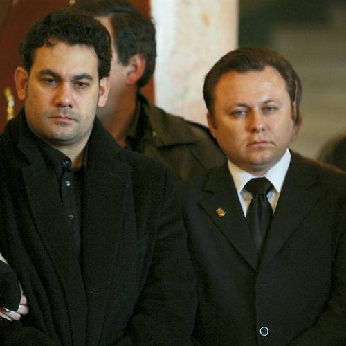 Au ajuns celebri şi bogaţi, dar nu vor să audă de fraţii lor. Vezi ce drame se ascund în familiile vedetelor!