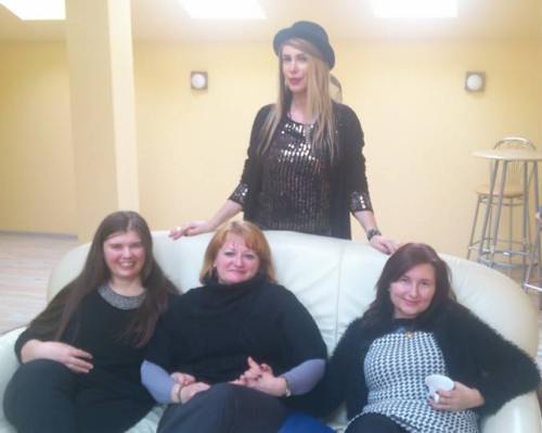 3 femei, 3 zeite, 3 luni de zile