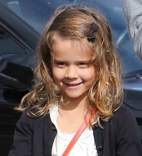Jessica Alba, la picnic cu familia. Ce dulci sunt fetiţele ei! Foto