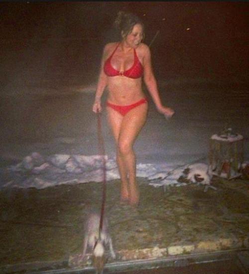 Vedete se pozează singure în costume de baie. Iată care sunt îndrăzneţele!
