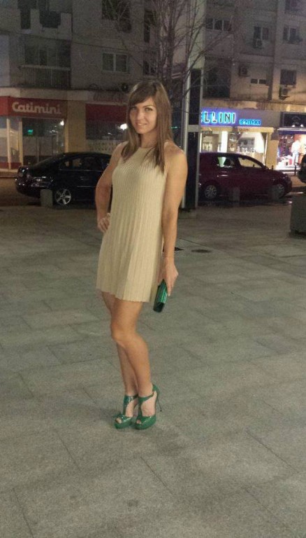 De nerecunoscut! Iată cât de elegantă este Simona Halep în afara terenului