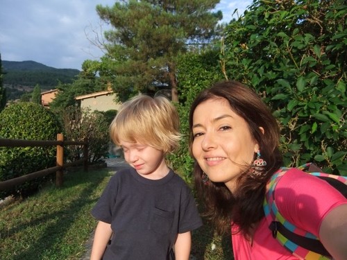 Mame adevărate! Vedete care au avut curajul să adopte singure