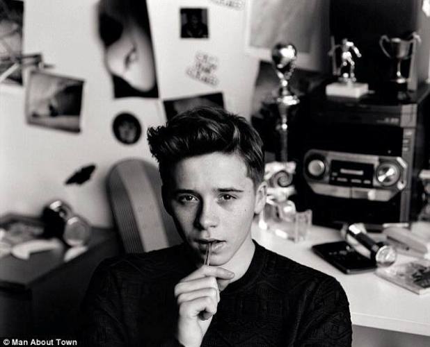 Fiul cel mare al familiei Beckham, manechin la 15 ani. Cu cine seamănă?