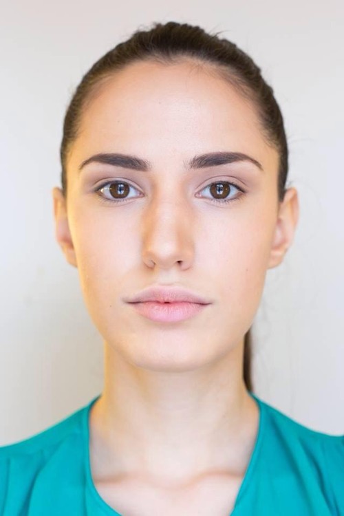 Tutorial: Machiajul buzelor in culori vibrante - Oranjade Lips