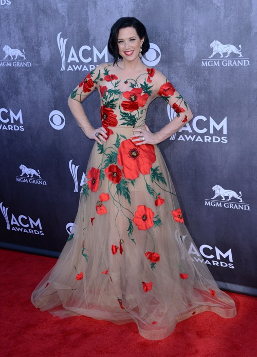 Top 7 ţinute-dezastru la ACM Awards 2014. Vezi ce rochii urâte au ales vedetele!
