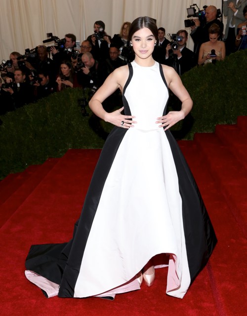 Spectaculoase şi extravagante! Rochiile de prinţesă, preferatele vedetelor la Met Gala 2014! 