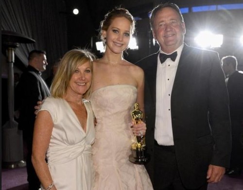 Par surori! Vezi cum arată mamele vedetelor de la Hollywood!