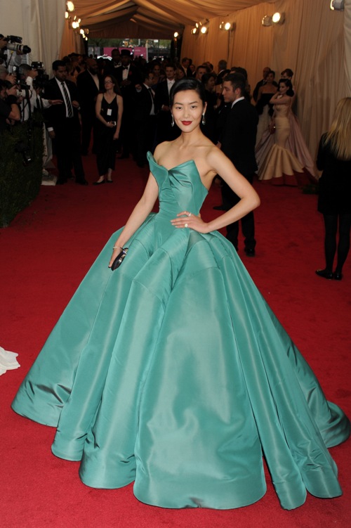 Spectaculoase şi extravagante! Rochiile de prinţesă, preferatele vedetelor la Met Gala 2014! 