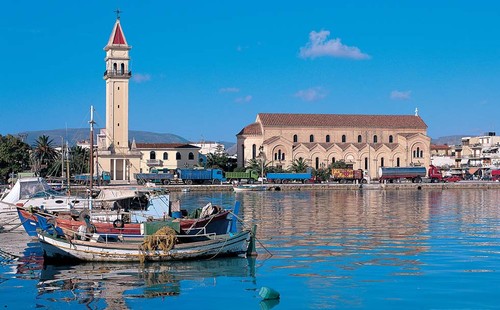 Grecia sau Fiji? Să fie... Peşterile Albastre