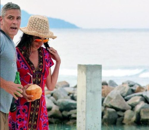 George Clooney are gânduri serioase! I-a dat iubitei lui un diamant de 7 carate!