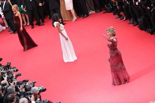 Jane Fonda, siluetă de vis la 77 de ani. A fost în centrul atenţiei la Cannes!