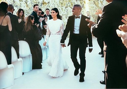 Iată primele poze cu rochia de mireasă a lui Kim Kardashian