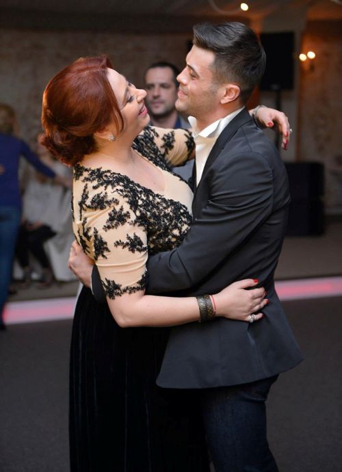 Oana Roman, în toiul pregătirilor de nuntă. A ales două rochii pentru eveniment