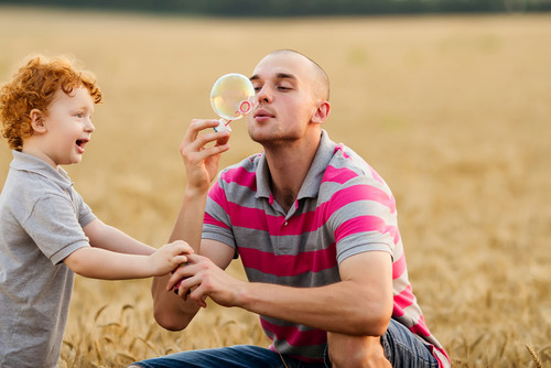 6 semne că iubitul tău va fi un tată bun