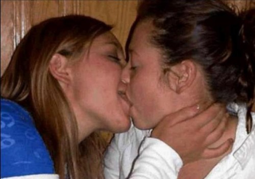 Ţi-o mai aminteşti pe micuţa Ruthie din "Al şaptelea cer"? Acum pozează provocator în lenjerie intimă