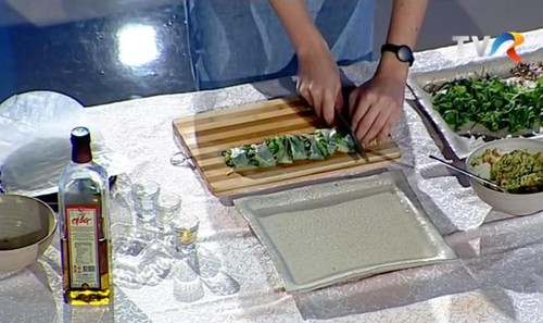 Reţetă din Turcia. Andreea Marin a descoperit sarmalele care nu îngraşă! Video