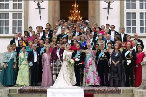 Poveşti adevărate. Top 10 femei obişnuite care au ajuns prinţese