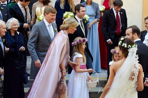 Regina Maxima a Olandei a eclipsat-o pe cumnata ei mireasă. Ţinută de înaltă clasă