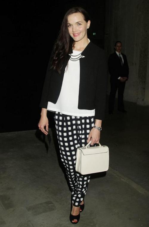 Alb şi negru pentru un look stilat. Inspiră-te de la vedete!