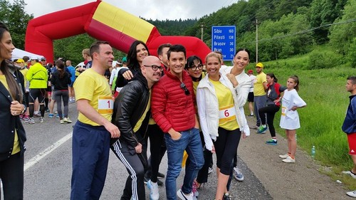 Doua mămici în formă: Ellie White şi Ileana Badiu