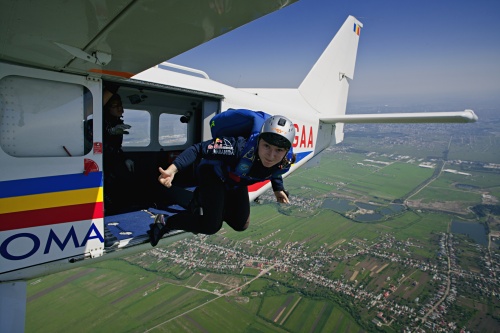 Paraşutismul îţi dă aripi