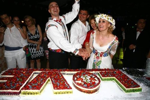 Cum au arătat torturile de nuntă ale vedetelor de la noi