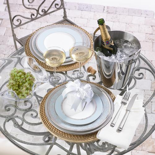 Eleganţă şi stil. Diana Şucu îţi recomandă cadouri rafinate pentru nuntă sau botez 