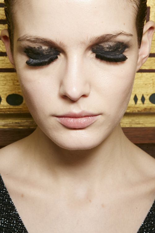 Cum ne vom machia la toamnă – Iată primele tendinţe în make-up pentru sezonul rece 2014-2015
