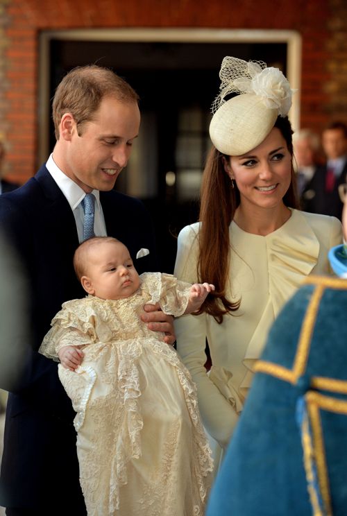 Prinţul George împlineşte astăzi un an. Iată-l cu părinţii lui în ipostaze inedite! Foto