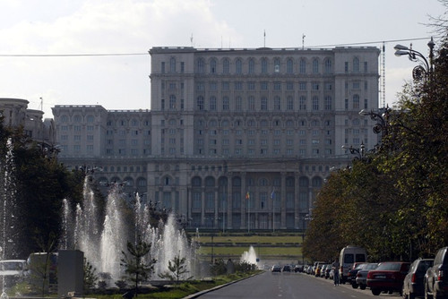Cele mai impresionante 10 clădiri din lume. Pe ce loc este Casa Poporului