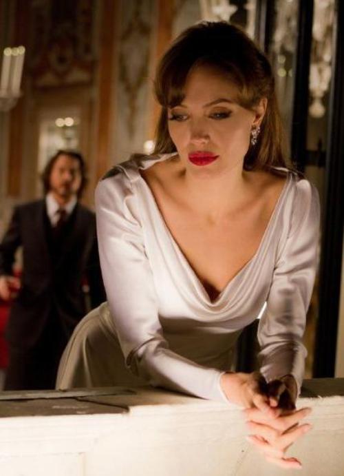 Culisele nunţii Angelinei Jolie şi a lui Brad Pitt. Evenimentul s-a desfăşurat într-un castel din Franţa