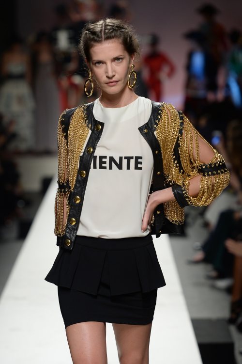 Modele românce în prezentările marilor designeri