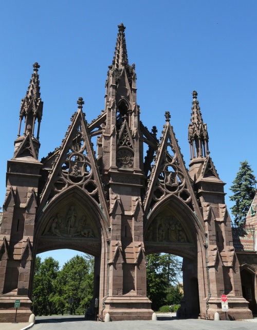 5 cimitire pe care trebuie să le vizitezi într-o viaţă