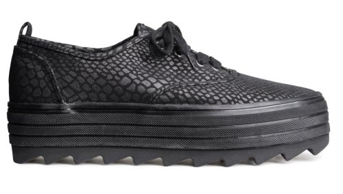 Pantofii sport, accesoriul must-have al toamnei. Iată ce găseşti în magazine