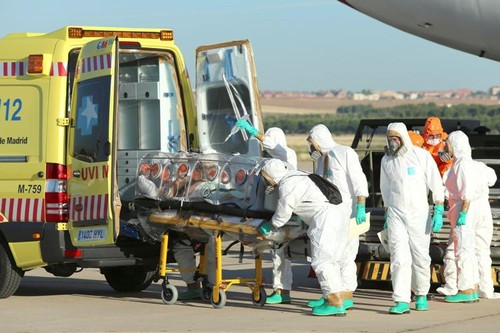 Virusul Ebola. Cum se transmite şi care sunt simptomele