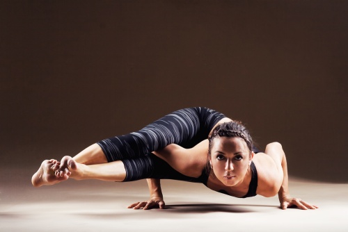 4 posturi de yoga pentru detoxifierea organismului