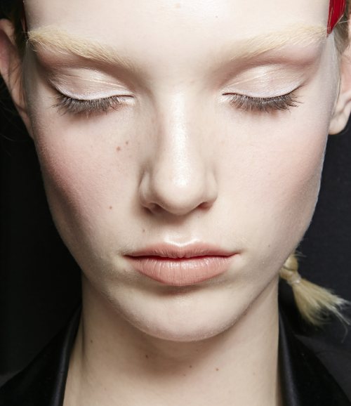 Cat eyes, cel mai cool trend al sezonului în materie de make-up