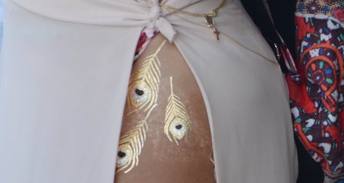 Beyonce lansează trendul accesoriilor tatuate