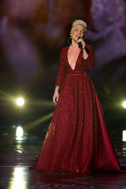 Madonna, detronată. Topul celor mai bine plătite cântăreţe din 2014