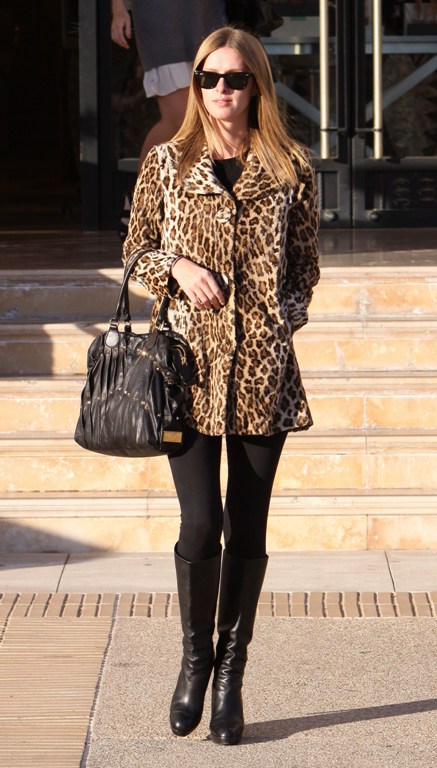 Cum porţi jacheta animal-print. Inspiră-te de la Nicky Hilton!
