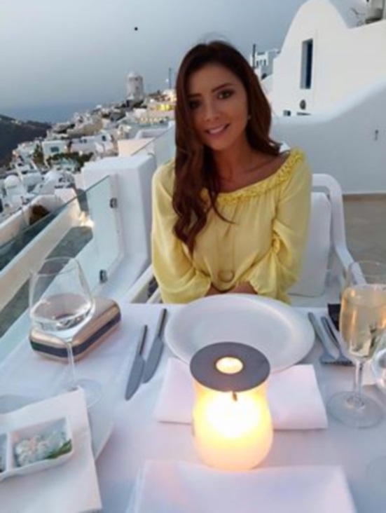 ilinca obadescu santorini