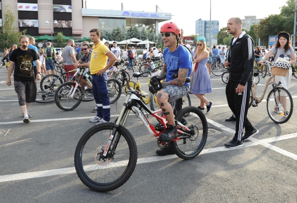 petrecere pe biciclete
