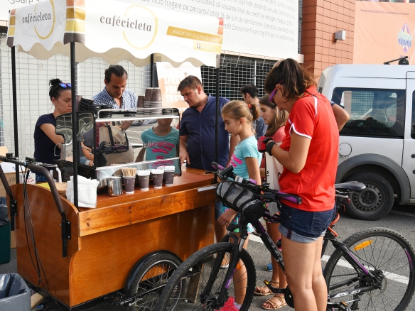 petrecere pe biciclete
