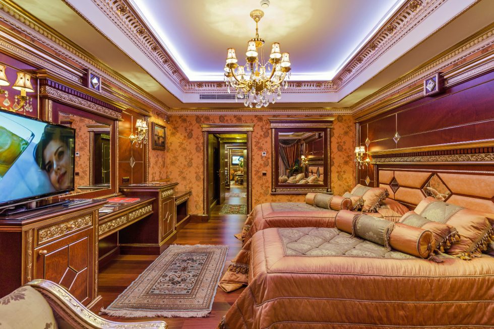 Pășește pentru câteva zile în lumea orientală a Turciei și bucură-te de relaxare în centrul SPA din complexul Club Hotel Sera 5*.