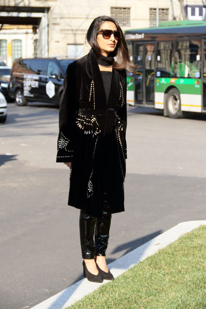 all black tinuta
