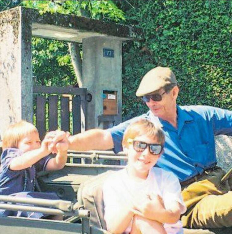Fostul Principe Nicolae si Regele Mihai 2