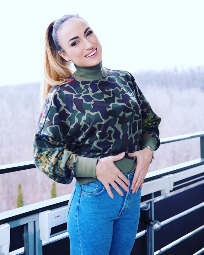 Anca Bucur insarcinata in 14 saptamani